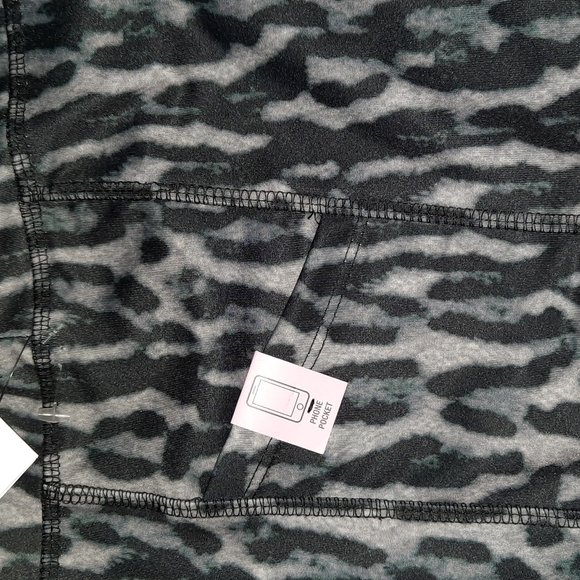 Active Blk Chetah Short 3XL - Picture 5 of 8